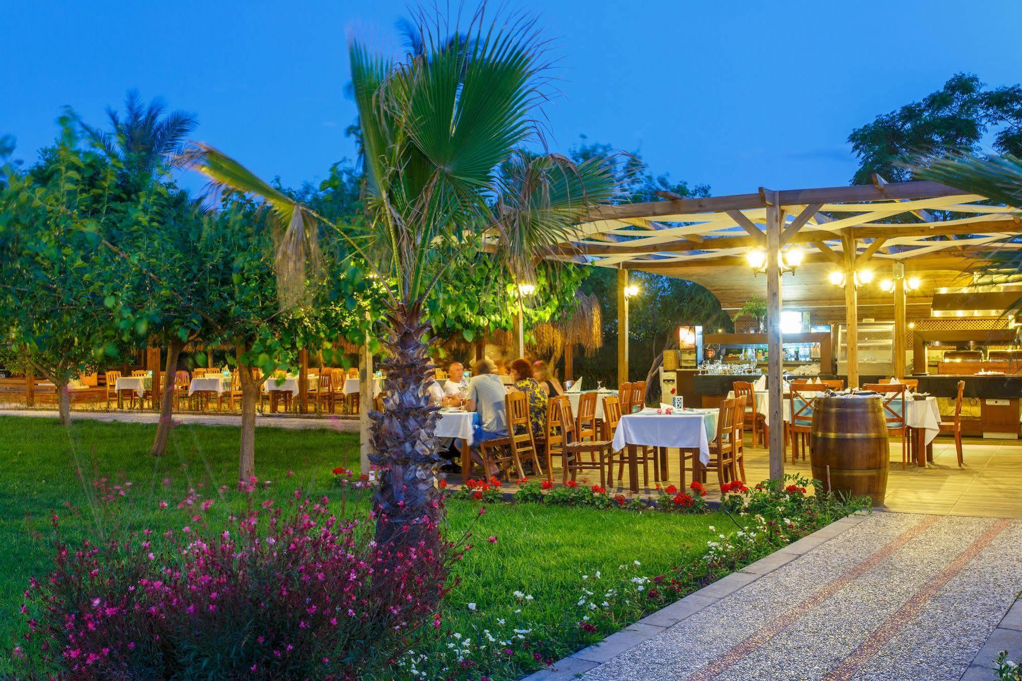 Lucida Beach Hotel Чамьюва Екстер'єр фото